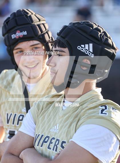 Thumbnail 1 in Verrado Black vs. Gold (Spring Football) photogallery.
