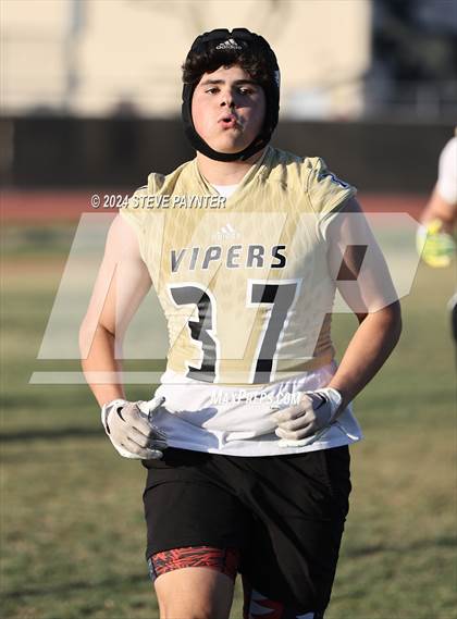 Thumbnail 1 in Verrado Black vs. Gold (Spring Football) photogallery.
