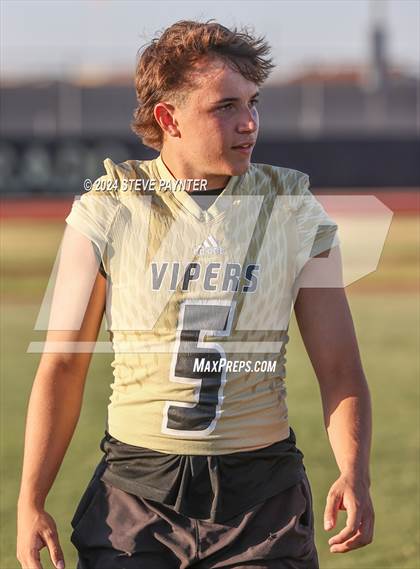 Thumbnail 3 in Verrado Black vs. Gold (Spring Football) photogallery.