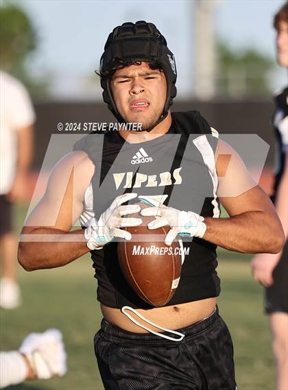 Thumbnail 3 in Verrado Black vs. Gold (Spring Football) photogallery.