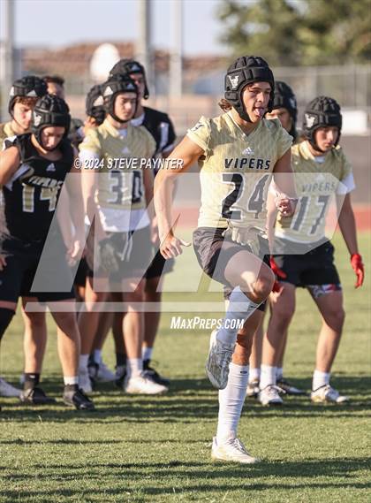 Thumbnail 1 in Verrado Black vs. Gold (Spring Football) photogallery.