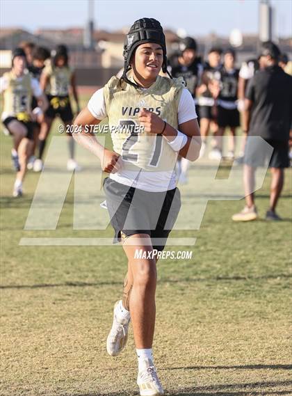 Thumbnail 3 in Verrado Black vs. Gold (Spring Football) photogallery.