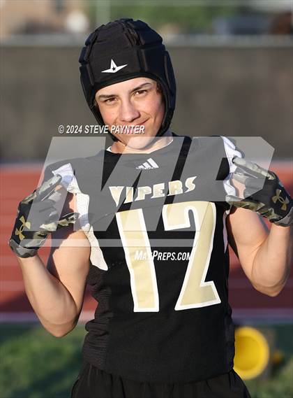 Thumbnail 2 in Verrado Black vs. Gold (Spring Football) photogallery.
