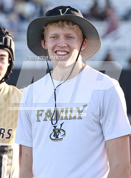 Thumbnail 1 in Verrado Black vs. Gold (Spring Football) photogallery.