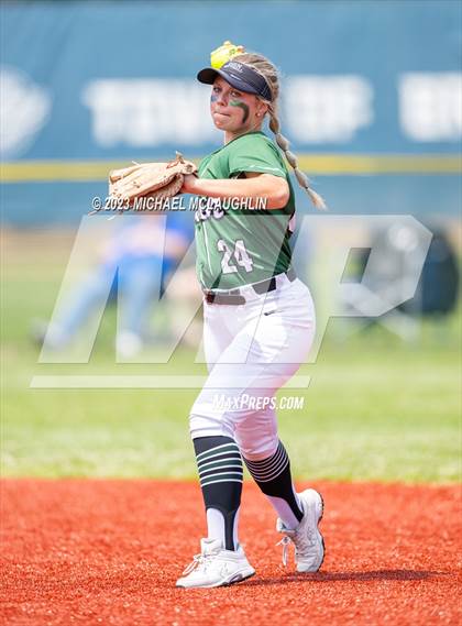 Thumbnail 3 in Shenendehowa vs. Clarence (NYSPHSAA AA Final) photogallery.