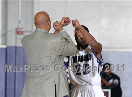 Thumbnail 2 in Grant vs. Sacramento (St. Hope Elite Classic) photogallery.