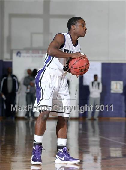 Thumbnail 2 in Grant vs. Sacramento (St. Hope Elite Classic) photogallery.