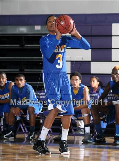 Thumbnail 1 in Grant vs. Sacramento (St. Hope Elite Classic) photogallery.