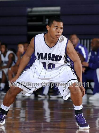 Thumbnail 2 in Grant vs. Sacramento (St. Hope Elite Classic) photogallery.