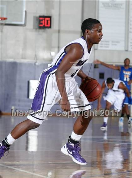 Thumbnail 3 in Grant vs. Sacramento (St. Hope Elite Classic) photogallery.