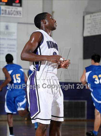 Thumbnail 3 in Grant vs. Sacramento (St. Hope Elite Classic) photogallery.