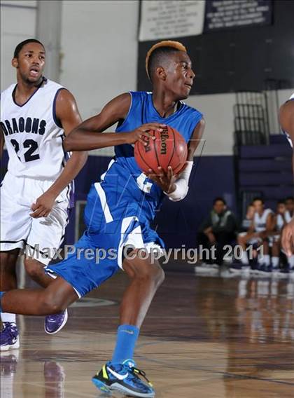 Thumbnail 1 in Grant vs. Sacramento (St. Hope Elite Classic) photogallery.