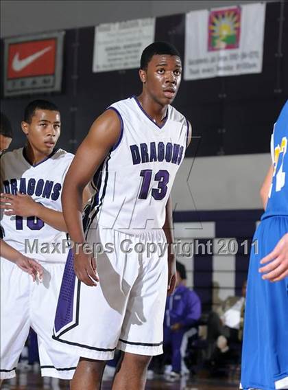 Thumbnail 1 in Grant vs. Sacramento (St. Hope Elite Classic) photogallery.