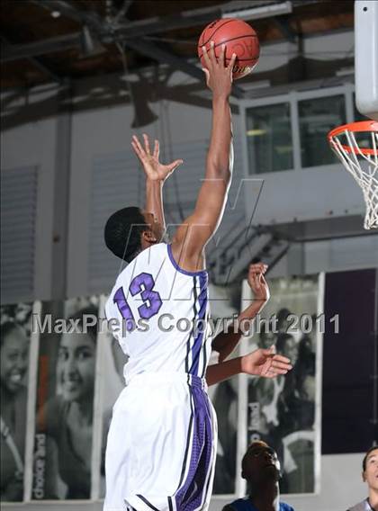 Thumbnail 3 in Grant vs. Sacramento (St. Hope Elite Classic) photogallery.