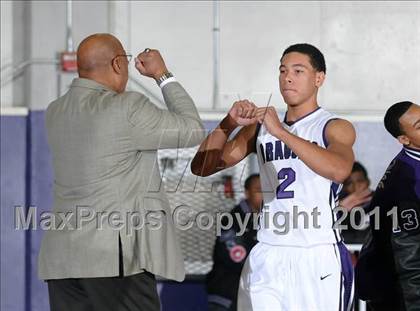 Thumbnail 2 in Grant vs. Sacramento (St. Hope Elite Classic) photogallery.
