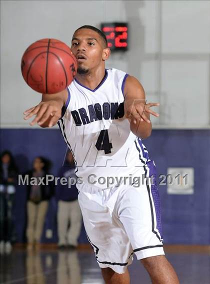 Thumbnail 1 in Grant vs. Sacramento (St. Hope Elite Classic) photogallery.