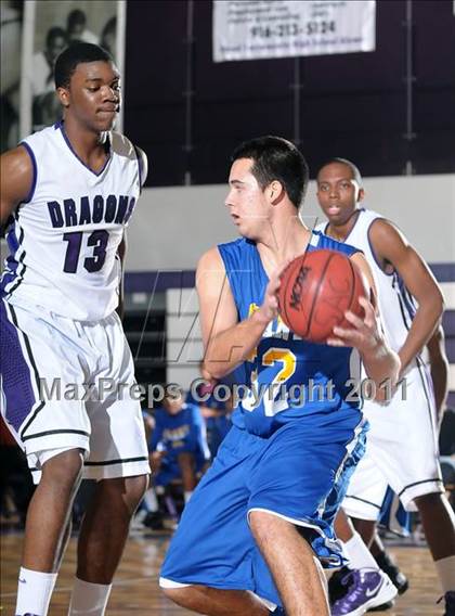 Thumbnail 3 in Grant vs. Sacramento (St. Hope Elite Classic) photogallery.