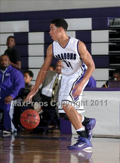 Thumbnail 3 in Grant vs. Sacramento (St. Hope Elite Classic) photogallery.