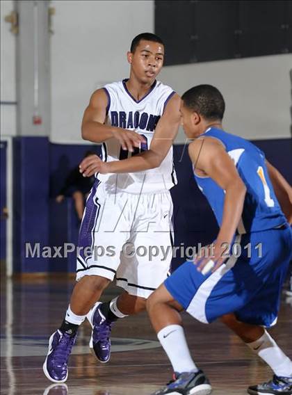 Thumbnail 3 in Grant vs. Sacramento (St. Hope Elite Classic) photogallery.