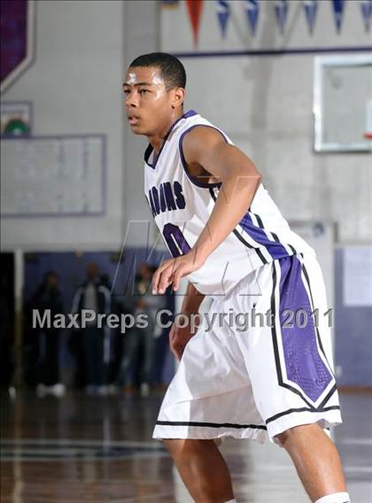 Thumbnail 3 in Grant vs. Sacramento (St. Hope Elite Classic) photogallery.