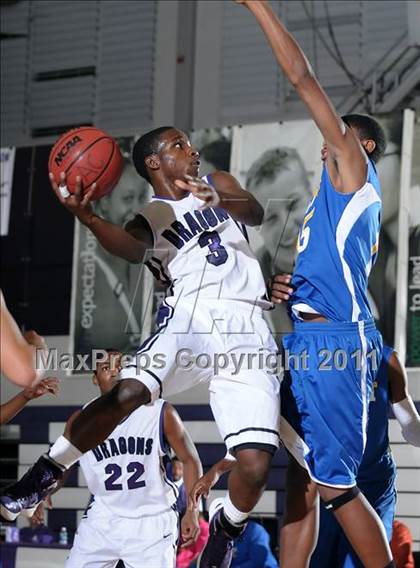 Thumbnail 1 in Grant vs. Sacramento (St. Hope Elite Classic) photogallery.