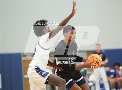 Thumbnail 2 in Forsyth Country Day vs Nansemond Suffolk Academy (Lowcountry Roundball Classic) photogallery.