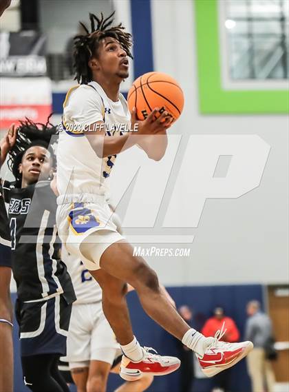 Thumbnail 3 in Forsyth Country Day vs Nansemond Suffolk Academy (Lowcountry Roundball Classic) photogallery.