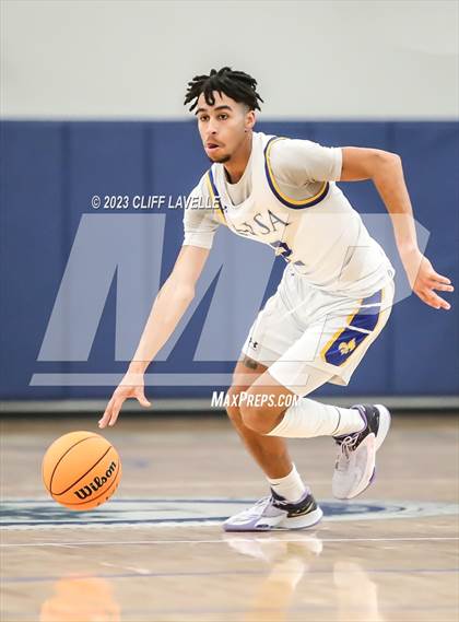 Thumbnail 3 in Forsyth Country Day vs Nansemond Suffolk Academy (Lowcountry Roundball Classic) photogallery.