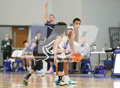 Thumbnail 2 in Forsyth Country Day vs Nansemond Suffolk Academy (Lowcountry Roundball Classic) photogallery.