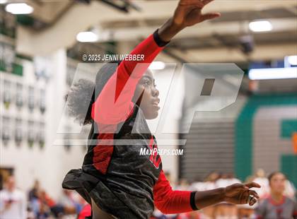 Thumbnail 2 in Kamehameha Kapalama vs. Marist (Durango Fall Classic) photogallery.