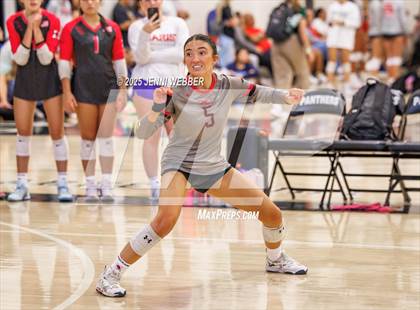 Thumbnail 2 in Kamehameha Kapalama vs. Marist (Durango Fall Classic) photogallery.