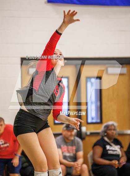 Thumbnail 2 in Kamehameha Kapalama vs. Marist (Durango Fall Classic) photogallery.