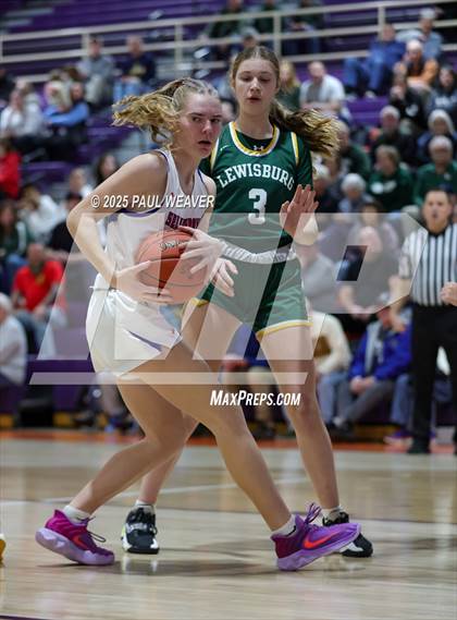 Thumbnail 1 in Lewisburg vs. Selinsgrove (PIAA District 4 Class 4A Consolation) photogallery.