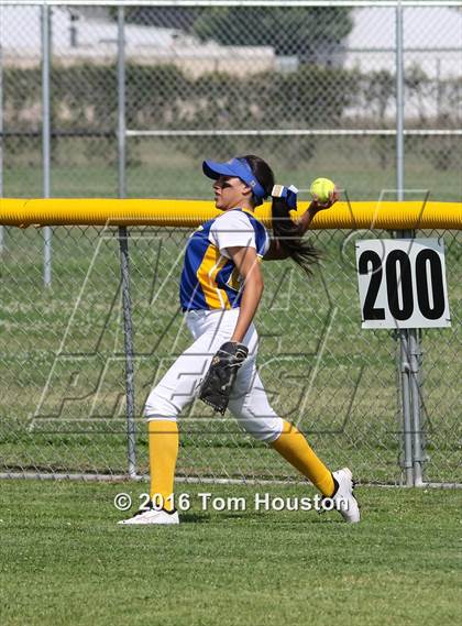 Thumbnail 3 in Northview vs Garey photogallery.