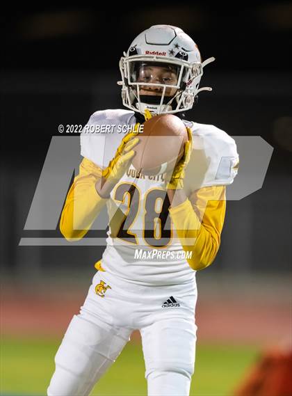 Thumbnail 1 in Yuba City vs Vista del Lago (CIF SJS D3 Round 1 Playoff) photogallery.