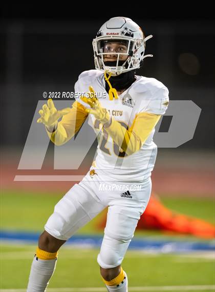 Thumbnail 3 in Yuba City vs Vista del Lago (CIF SJS D3 Round 1 Playoff) photogallery.