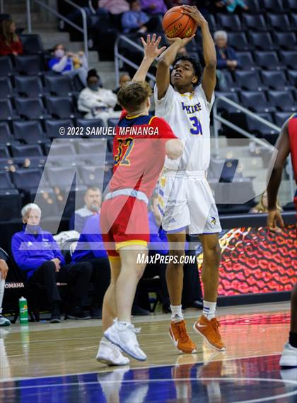 Thumbnail 3 in Omaha North vs. Omaha Northwest photogallery.