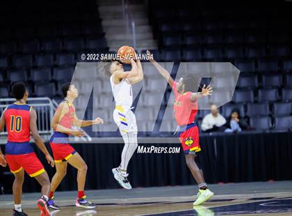 Thumbnail 2 in Omaha North vs. Omaha Northwest photogallery.