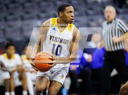 Thumbnail 3 in Omaha North vs. Omaha Northwest photogallery.