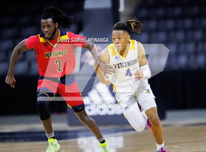 Thumbnail 2 in Omaha North vs. Omaha Northwest photogallery.