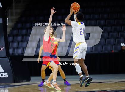 Thumbnail 2 in Omaha North vs. Omaha Northwest photogallery.