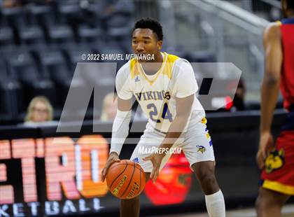 Thumbnail 2 in Omaha North vs. Omaha Northwest photogallery.