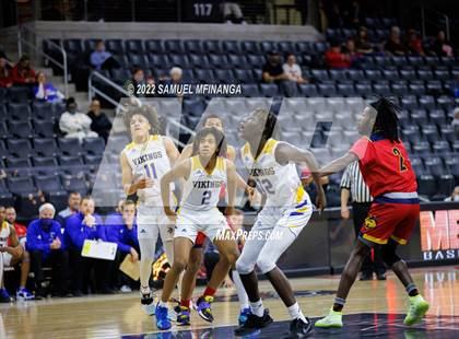 Thumbnail 2 in Omaha North vs. Omaha Northwest photogallery.