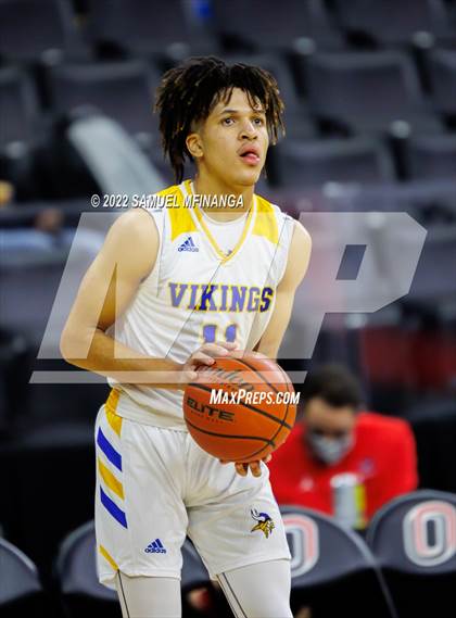 Thumbnail 1 in Omaha North vs. Omaha Northwest photogallery.