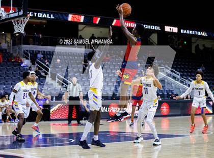 Thumbnail 2 in Omaha North vs. Omaha Northwest photogallery.