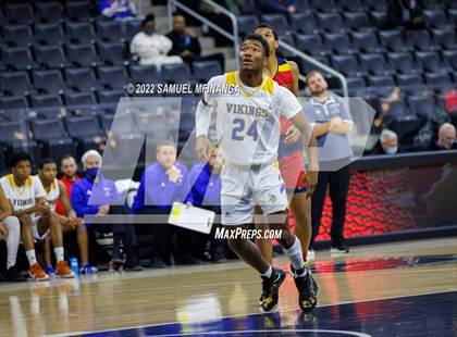 Thumbnail 3 in Omaha North vs. Omaha Northwest photogallery.