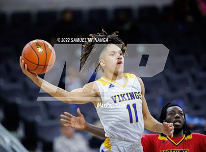 Thumbnail 2 in Omaha North vs. Omaha Northwest photogallery.
