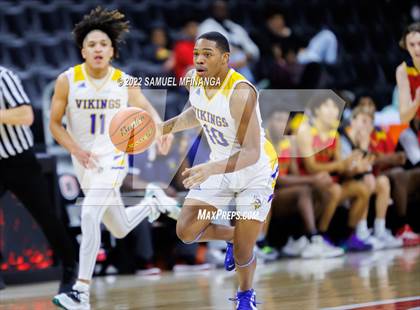 Thumbnail 2 in Omaha North vs. Omaha Northwest photogallery.