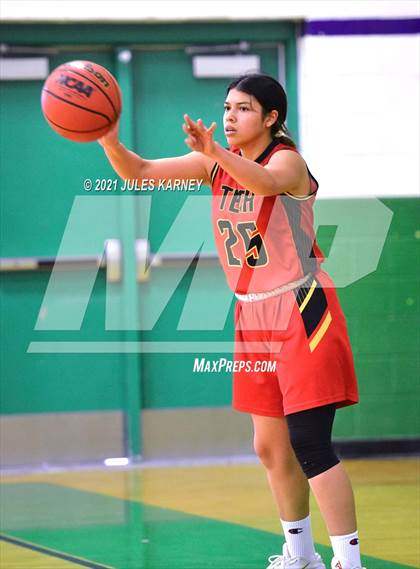 Thumbnail 2 in Southeast Career Tech vs Lowry (Gator Winter Classic) photogallery.