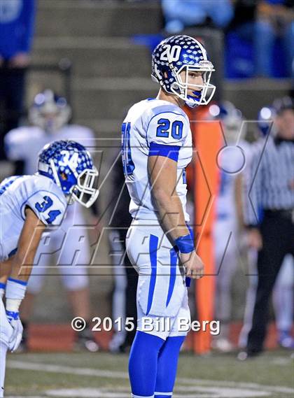 Thumbnail 3 in Southington vs Darien (CIAC Class LL Semifinal) photogallery.
